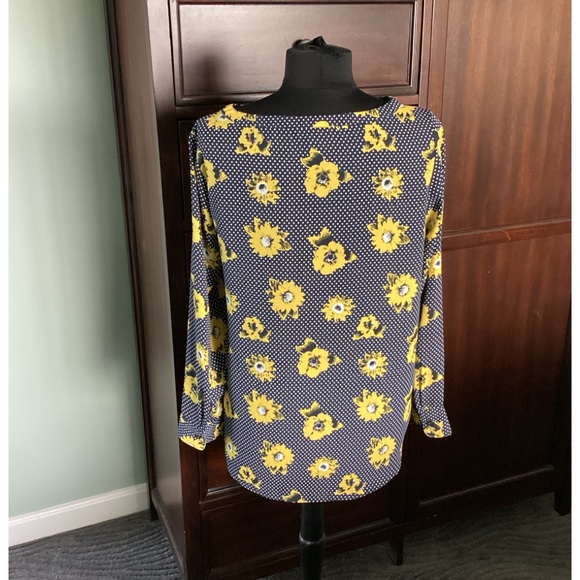Banana Republic Saranda Floral Hi Lo Top Shirt Ballet Neck Navy Polka Dot EUC - Picture 4 of 8